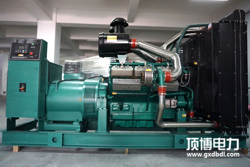 350KW上海乾能柴油發(fā)電機(jī)組